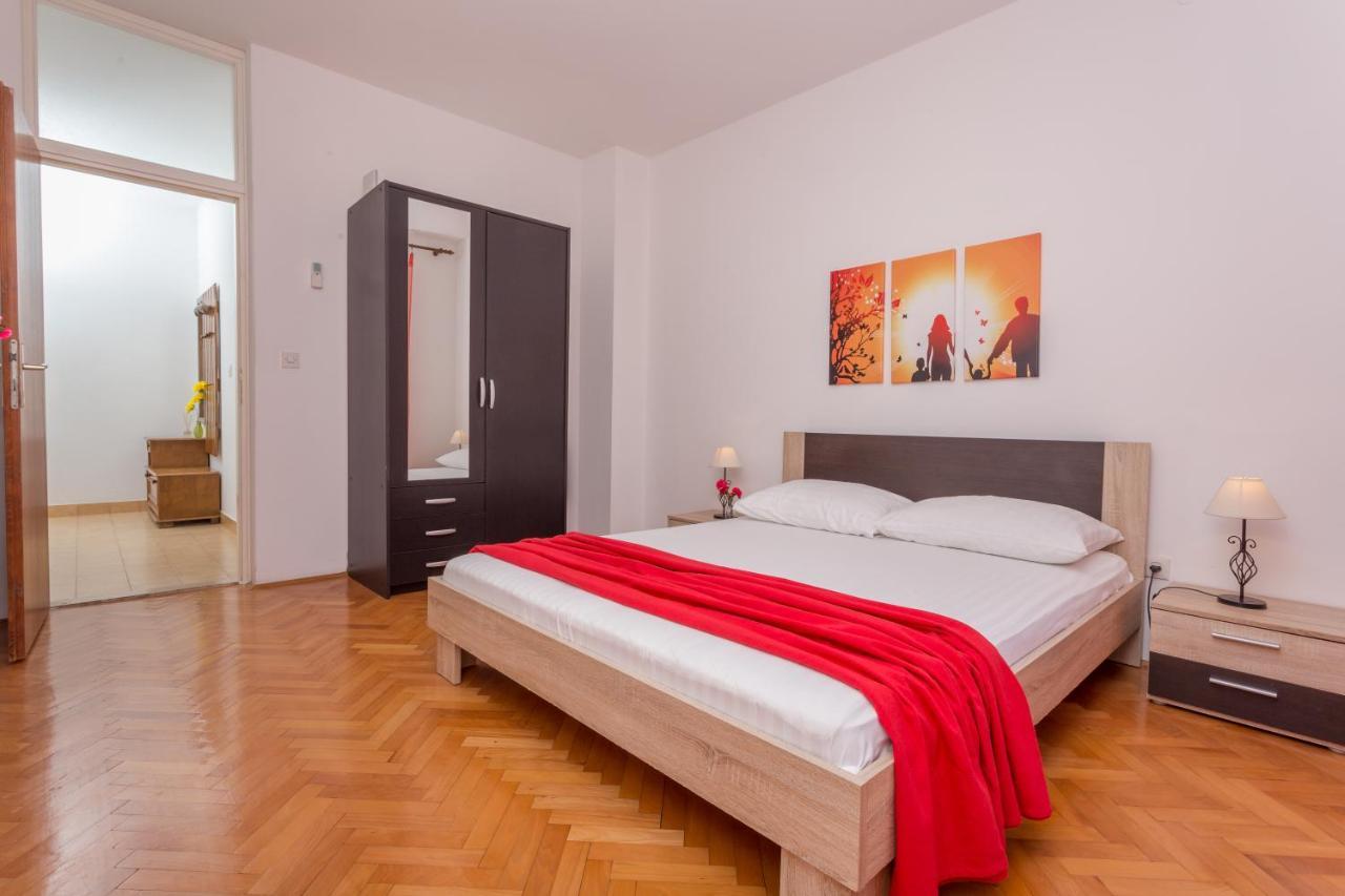 Apartments Marija Bibic Хвар Экстерьер фото
